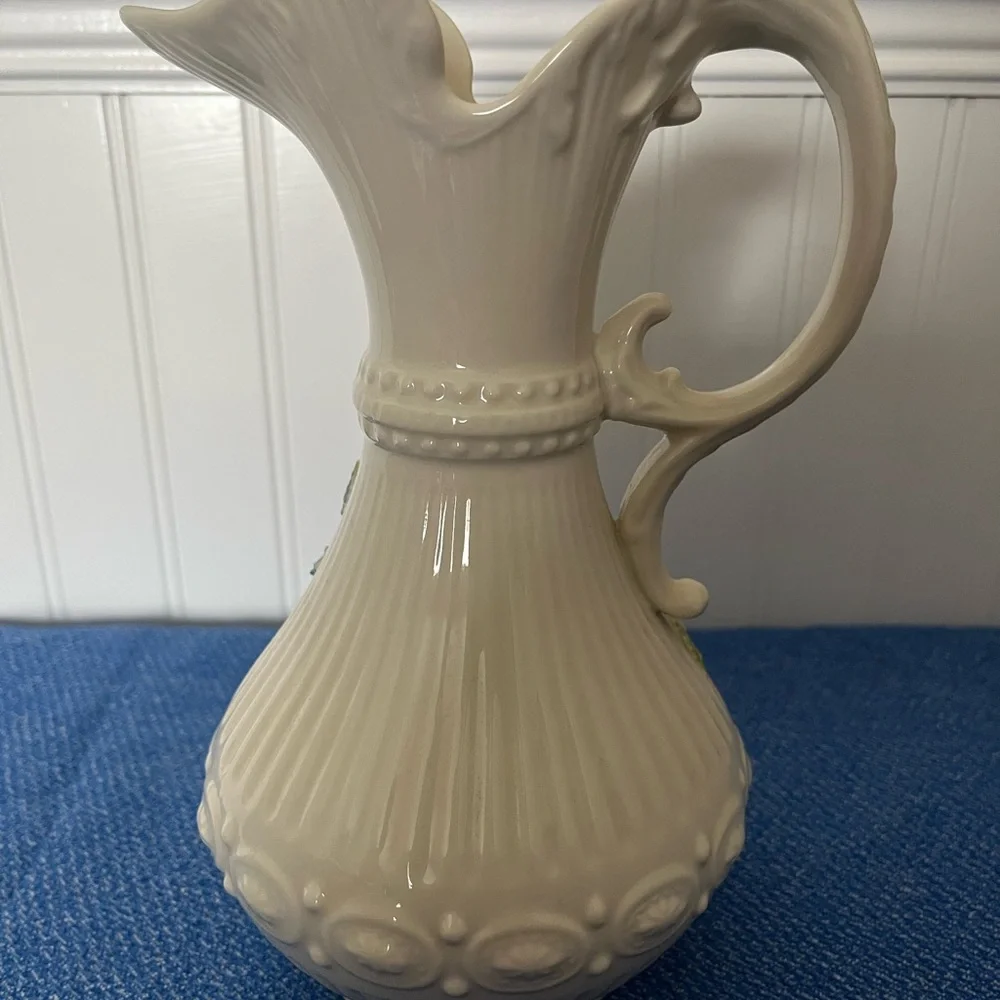 Vintage Belleek Millennium 2000 Aberdeen Floral Vase